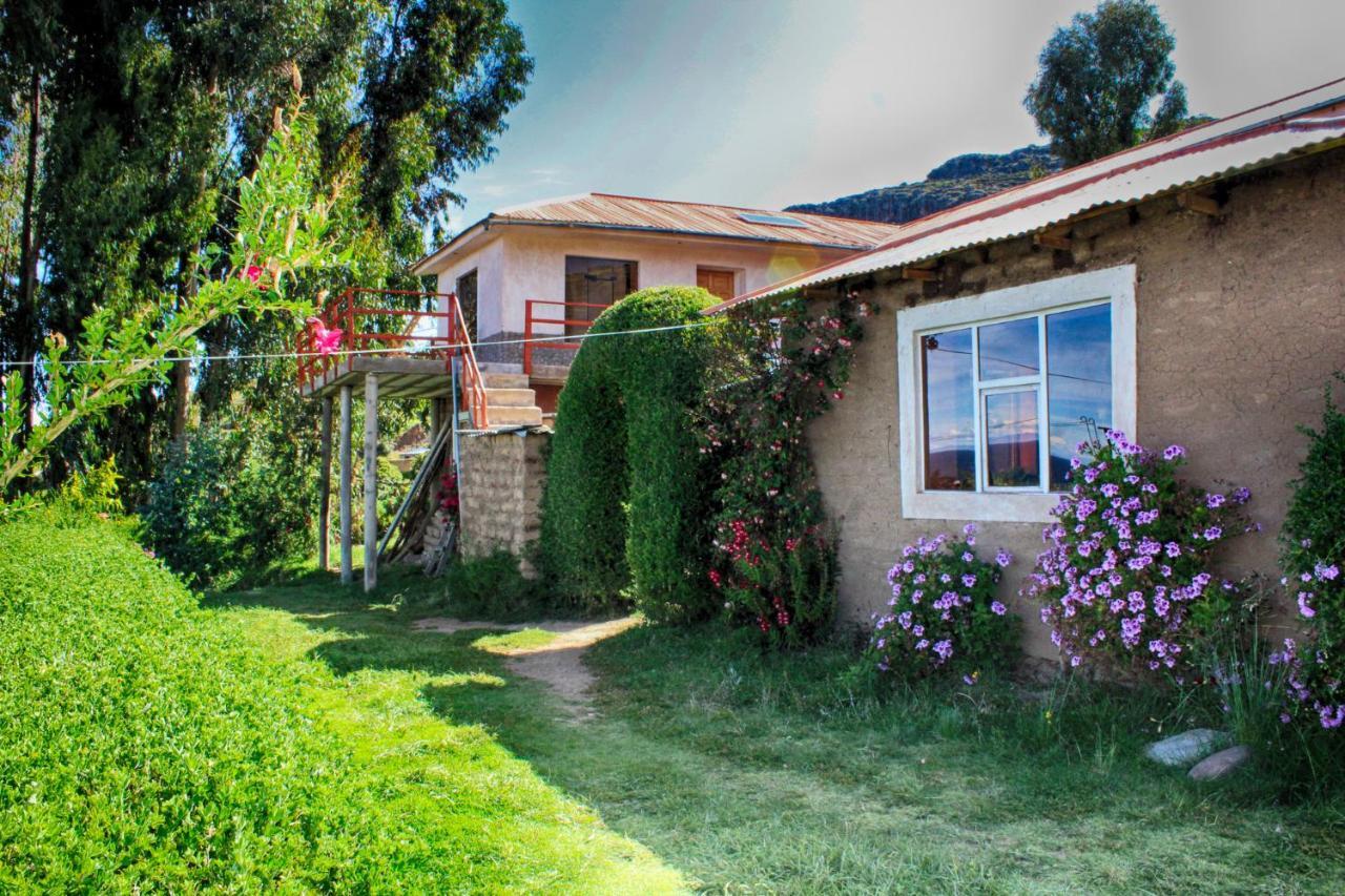 Inca - Amantani Lodge